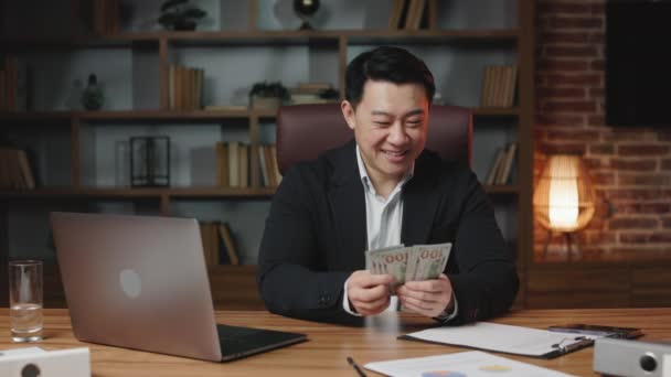 Pleased Company Director Counting Cash Feeling Satisfied Enormous Profits Achieved — Stok video