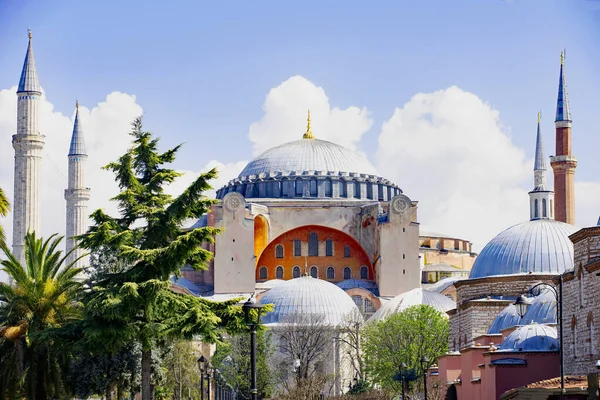 Собор Святой Софии Является Историческим Памятником Стамбуле Турция Пятницу Апреля — стоковое фото