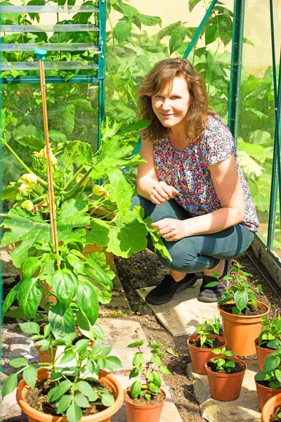 Growing your own food and plants is healthy, cost effective and nutricious.  The physical and mental wellbeing benefits speak for themselves.