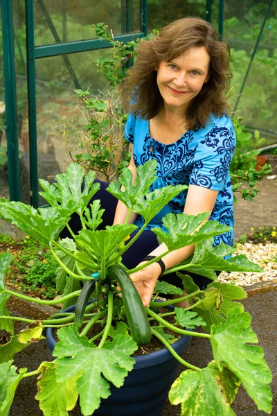 Growing your own food and plants is healthy, cost effective and nutricious.  The physical and mental wellbeing benefits speak for themselves.
