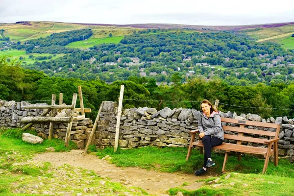 Grin Low Hill Buxton ve Derbyshire tepelerinde bedava rahatlamak için harika bir hava ve fırsat sunuyor..