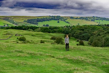 Grin Low Hill Buxton ve Derbyshire tepelerinde bedava rahatlamak için harika bir hava ve fırsat sunuyor..
