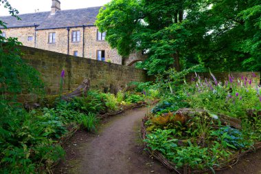 Hardwick Hall, Derbyshire, İngiltere, muhteşem manzaralar, bahçeler ve Hardwick 'li Bess' in eşsiz tarihini sunar, 23 Haziran 2024 Pazar günü..