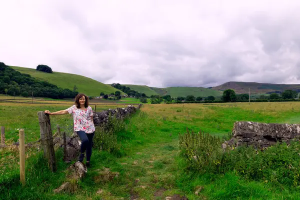 Hope 'dan Castleford' a uzanan halk yolu, yabani çayırlarda, nehir kollarında, tarım arazilerinde harika bir yürüyüş sağlar ve Tehlike Şatosu 'nun mükemmel manzarasını sağlar..