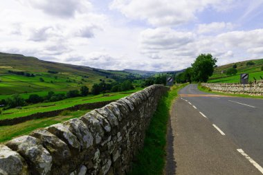 Reeth, Kuzey Yorkshire 'da, Temmuz 2024' te kırsal bir ütopik ahlak anlayışı yakaladı..