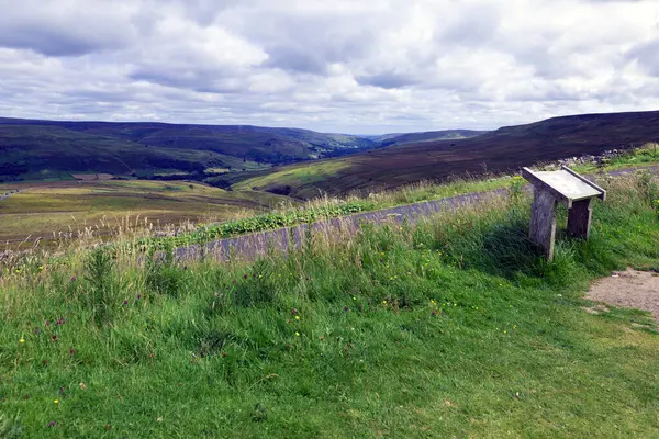 stock image The road from the Butter Tubs pass to Thwaites, Mukar and Reeth, is full of wonderful peaceful, idyllic and pastoral views.