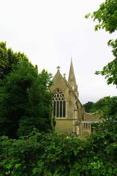 Heslington Kilisesi, İngiltere 'nin York kenti yakınlarındaki Heslington (ve köy) bölgesinde yer almaktadır. Kilise ayrıca uzak çiftliklere ve York Üniversitesi 'nin Heslington kampüsüne de hizmet vermektedir.. 