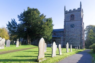 St. Peter Kilisesi, Alstonefield, 12. yüzyıl Anglikan Kilisesi..