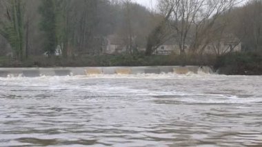 Darragh fırtınası 7 Aralık 2024 Cumartesi günü Sprotbrough 'a vardı. Don nehri kapasitesi doluyken saat 11: 00' de su seviyesi yükselmeye başlamıştı.. 