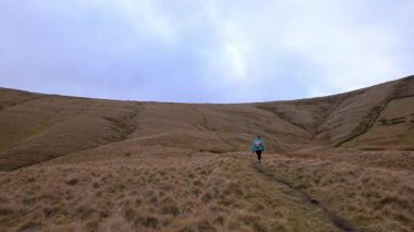 Rush Up Edge, İngiltere 'nin Derbyshire Peak bölgesinde yer alan bir tepe. Tepenin en yüksek noktası 550 metre yüksekliğindeki Lord 's Seat' tır. Mam Tor ise Great Ridge 'in batı ucunda yer alır..