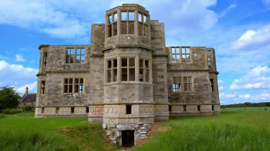 Lyvedens Lodge, Northamptonshire 'da eşsiz bir Elizabeth dönemi binasıdır..