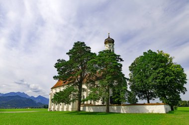 17. yüzyılda barok tarzında inşa edilen St. Coloman Kilisesi, Fussen 'in koruyucu azizine adanmıştır..