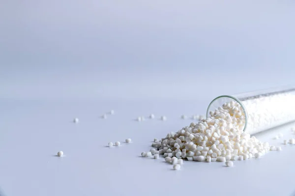 Kleine Stukjes Verbrijzeld Plastic Verpletterde Doppen Voor Recycling Plastic Afval — Stockfoto