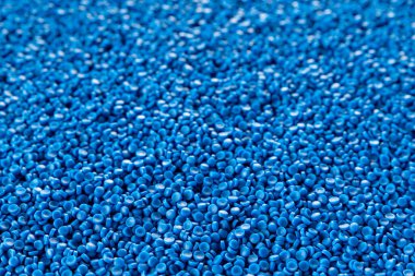 Beyaz plastik tanecikler, plastik polimer tanecikler, polimer topaklar, su boruları yapmak için ham maddeler, petrokimyasallardan plastik ve bileşik ekstrüzyon, bitki polietilen reçinesi..