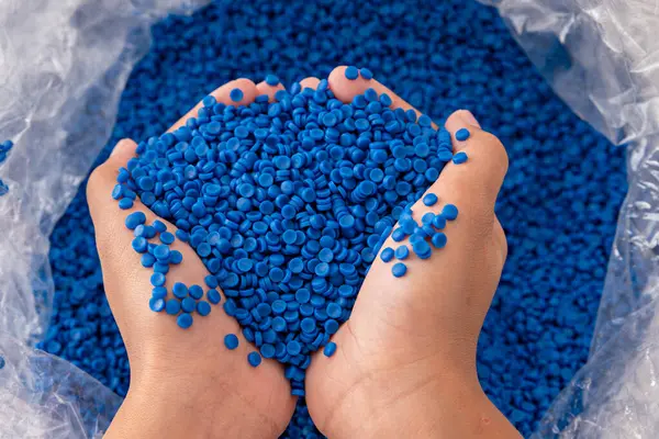 Beyaz plastik tanecikler, plastik polimer tanecikler, polimer topaklar, su boruları yapmak için ham maddeler, petrokimyasallardan plastik ve bileşik ekstrüzyon, bitki polietilen reçinesi..
