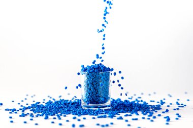 Beyaz plastik tanecikler, plastik polimer tanecikler, polimer topaklar, su boruları yapmak için ham maddeler, petrokimyasallardan plastik ve bileşik ekstrüzyon, bitki polietilen reçinesi..