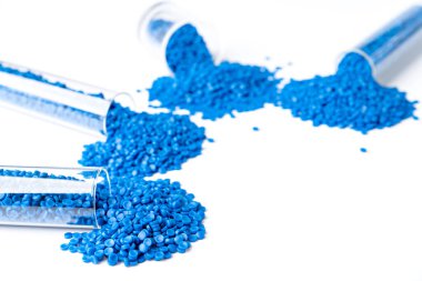 Mavi plastik tanecikler, plastik polimer tanecikler, polimer topaklar, su boruları yapmak için ham maddeler petrokimyasallardan plastik ve bileşik ekstrüzyon, bitki polietilen reçinesi..