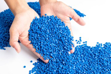 Mavi plastik tanecikler, plastik polimer tanecikler, polimer topaklar, su boruları yapmak için ham maddeler petrokimyasallardan plastik ve bileşik ekstrüzyon, bitki polietilen reçinesi..