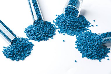 Mavi plastik tanecikler, plastik polimer tanecikler, polimer topaklar, su boruları yapmak için ham maddeler petrokimyasallardan plastik ve bileşik ekstrüzyon, bitki polietilen reçinesi..