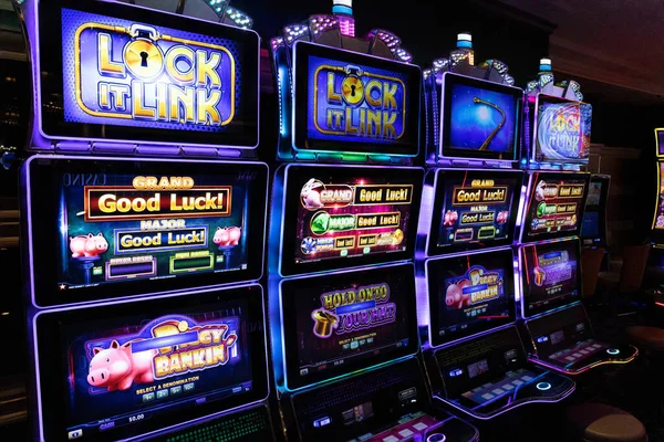Casino Apuestas Blackjack Máquinas Tragamonedas Esperando Los Jugadores Turistas Para — Foto de Stock
