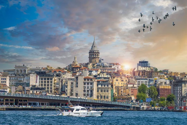 Bosphorus Strait Istanbul Bosporus Tour Boats Views Istanbul Mosques Historic — Stock Fotó