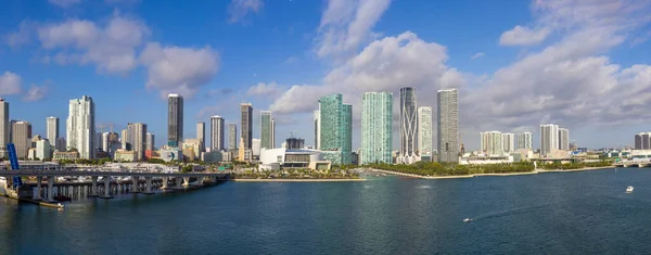 Estados Unidos Miami Puerto Horizonte Panorámico Crucero Que Sale Vacaciones —  Fotos de Stock