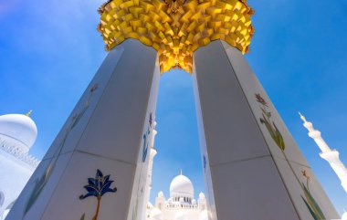 Abu Dabi Büyük Camii, İkonik Simge ve BAE Mimari Mucizesi.