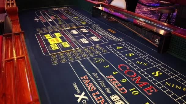Mesa Ruleta Casino Esperando Turista Para Gastar Dinero — Vídeo de stock