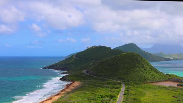 圣基茨和尼维斯加勒比岛屿蒂莫西山游轮度假观景全景 — 图库视频影像