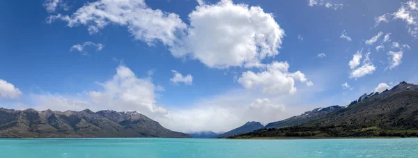 アルゼンチン エルCalefate パタゴニア国立公園の風光明媚な湖と氷河の風景 — ストック写真