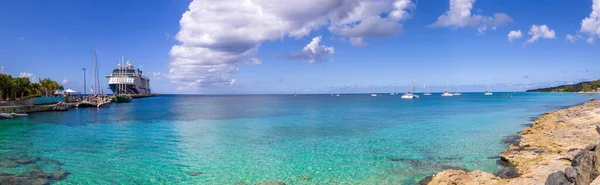 Круизный Корабль Карибский Отпуск Панорамная Береговая Линия Виргинских Островов Святого — стоковое фото
