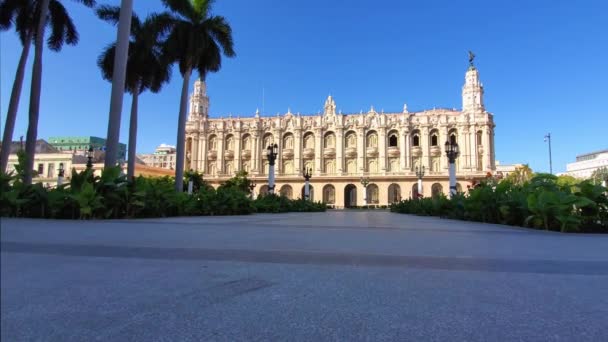 哈瓦那大剧院Gran Teatro Habana是古巴国家芭蕾舞团的所在地 位于哈瓦那旧城中心El Capitolio前 高质量的4K镜头 — 图库视频影像