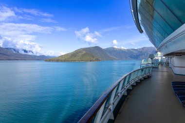 Alaska 'ya seyahat, Tracy Arm fiyort ve buzulu manzara ve manzaralı manzaralı manzara geçidi.