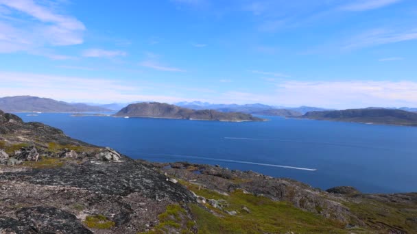 Naturskön Utsikt Grönländska Glaciärsjöar Och Berg Nära Qaqortoq Nära Isberg — Stockvideo