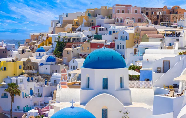 Yunanistan 'ın tarihi merkezindeki Rodos Adalarındaki Oia Köyü manzarası.