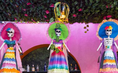 Meksika Puebla 'nın tarihi merkezinde Cholula caddelerinin manzara renkli koloni sokakları.