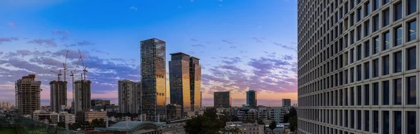 Israel Tel Aviv Distrito Financiero Skyline Con Centros Comerciales Oficinas Imagen de archivo