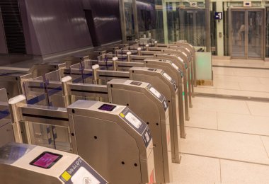 Tel Aviv 'deki Arlozorov Tren İstasyonu finans merkezi ve iş bölgesi yakınlarında..