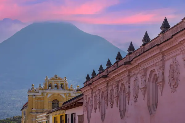 Guatemala Tarihi Şehir Merkezi Barrio Historico Daki Renkli Antigua Sokakları Telifsiz Stok Fotoğraflar