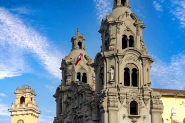 Lima, Peru, Virgen Milagrosa Kilisesi Kennedy parkının önündeki Miraflores 'de..