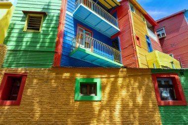 Arjantin, El Caminito 'nun renkli binaları, Buenos Aires' te popüler bir turizm merkezi..