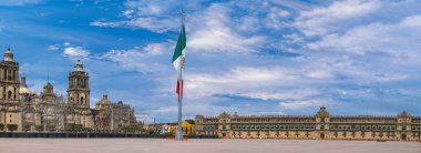 Mexico City Merkez Zocalo Anayasası Plaza ve Başkanlık Sarayı yakınlarındaki tarihi Metropolitan Katedrali