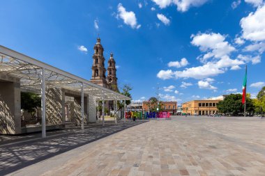 Meksika, Aguascalientes Plaza de la Patria Zocalo tarihi şehir merkezinde Katedral Bazilikası yakınlarında.