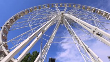 Macaristan, Budapeşte ve tarihi şehir merkezinde dönme dolap