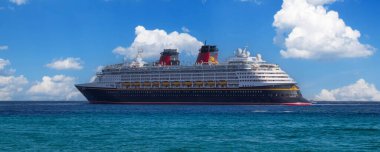 Meksika, Cabo San Lucas, Los Cabos, tatil gemisi sahili ve El Arco 'yu kapattı..