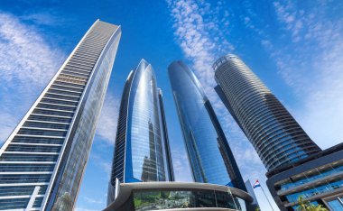 BAE, Birleşik Arap Emirlikleri, Abu Dabi şehir merkezi ve finans merkezi silüeti.