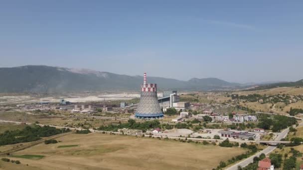 Luftaufnahme Des Kohlekraftwerks Gacko Bosnien Und Herzegowina Schornsteine Und Kühlturm — Stockvideo
