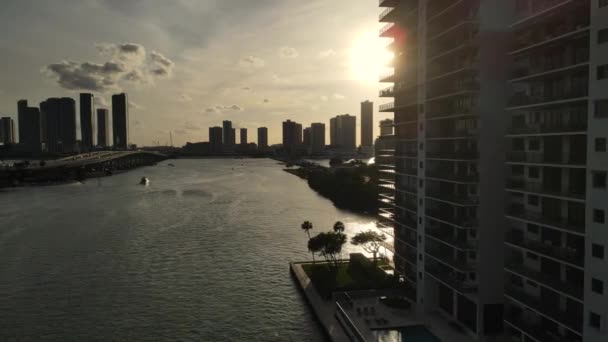 Aerial View Miami Downtown Skyline Waterway Silhouettes Skyscrapers Evening Sunlight — стоковое видео