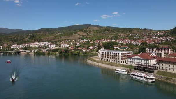 Visegrad Bosnia Herzegovina Drone Aerial View Cityscape Andricgrad Drina River — Vídeo de Stock
