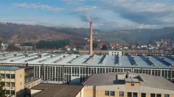 Luchtfoto Rook Van Metallurgische Fabriek Schoorsteen Zonnige Dag Luchtverontreiniging Concept — Stockvideo
